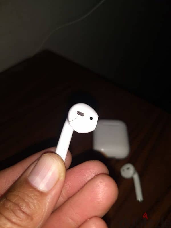 Apple Airpods ( 1 Generation ) original 8