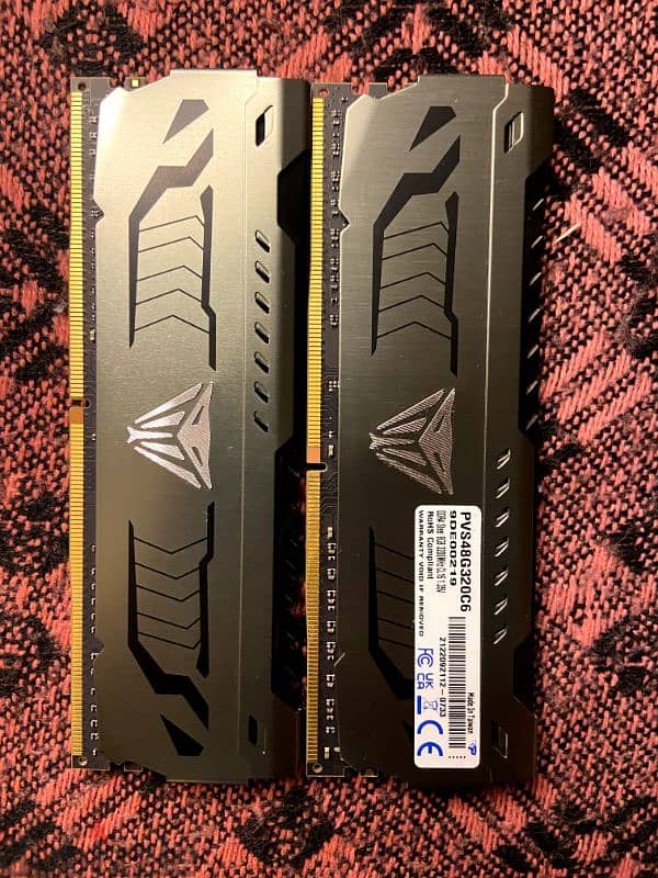 Patriot viper steel 3200HZ(2*8) استعمال ثلاث اشهر بالعلبة DDR4 0