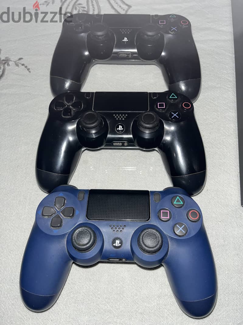 PlayStation 4 1TB 5