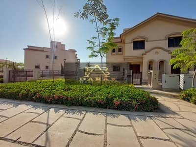 Town House for sale in Madinaty the best contract