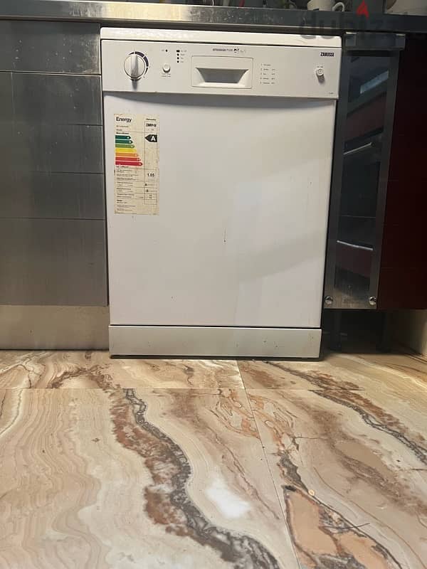 Deep freeze Alaska and Dishwasher Zanussi 2