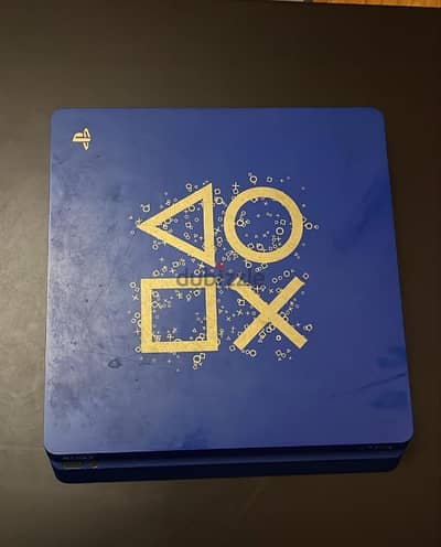 Playstation 4 Days Of Play Edition