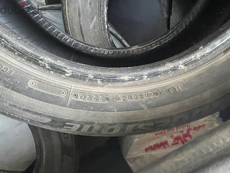 بريدجستون تايلاندي عدد ٥  مستعملة  مقاس 195/60 R15 1