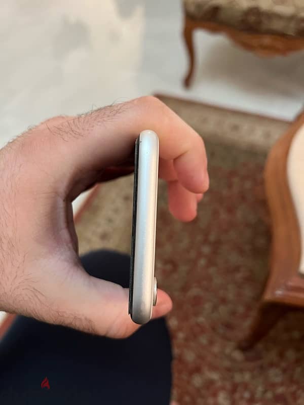 iPhone XR 3