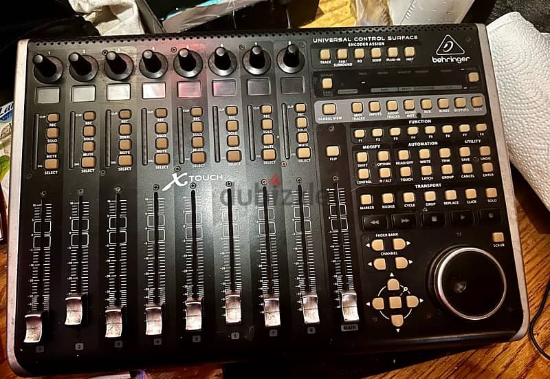 behringer -xtouch mixer daw studio 0