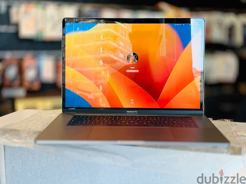 للبيع: MacBook Pro 2017 4