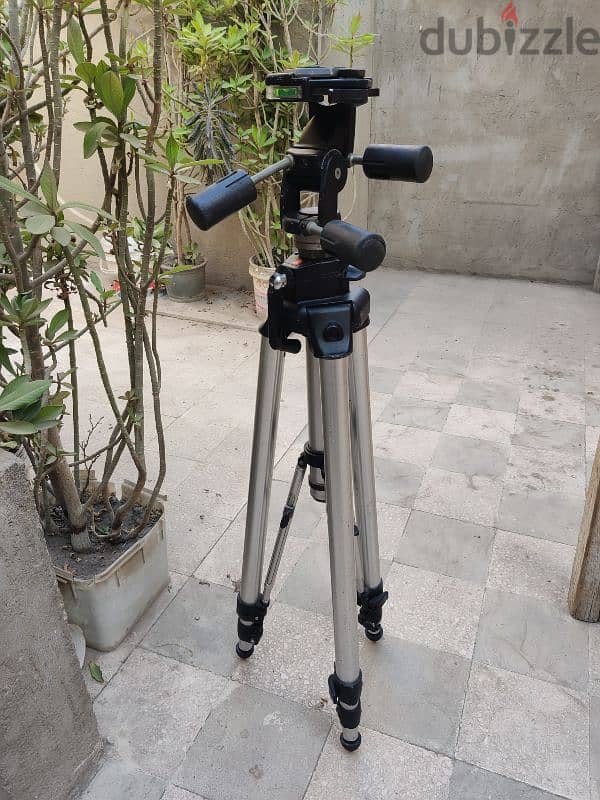 ترايبود tripod manfrotto ايطالي 0