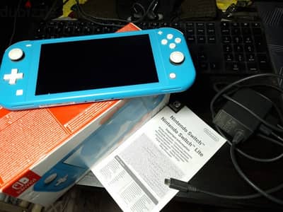 Nintendo Switch Lite + 256GB Kingston SD card