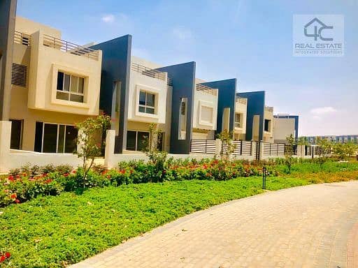 Townhouse Corner Modern 250m With Land Area 314m For Sale At The Lowest Market Price In Hyde Park Fifth Settlement 0