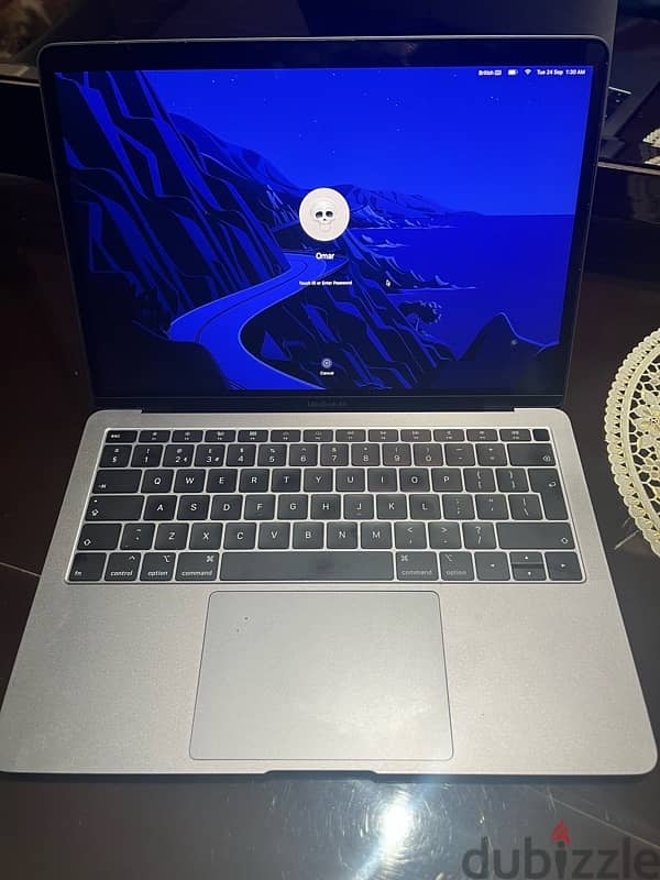 Macbook Air (2018)- 13 inch 1