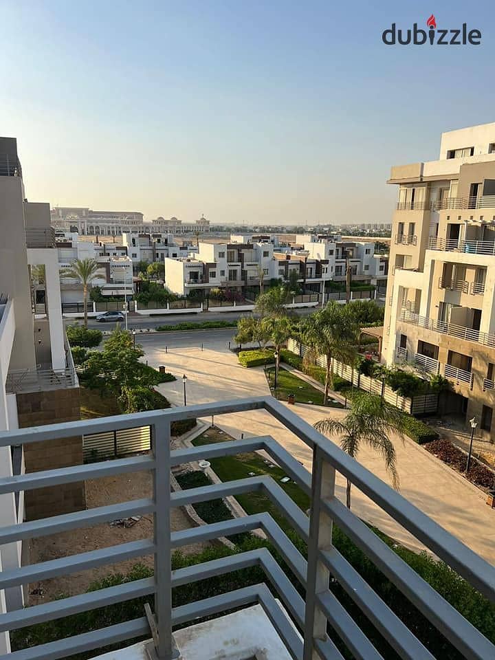 Apartment 115 m + private garden for sale directly on the South 90th Road in Hyde Park, New Cairo, with installments over 8 years 0