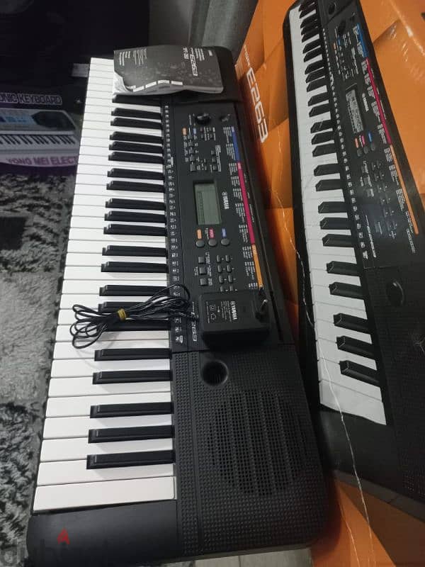 Yamaha psr e263 3