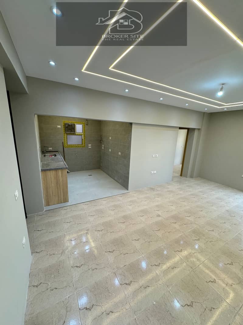 Apartment for rent at a competitive price in Mountain View iCity Compound, 115 sqm, first residence, rent behind Mall of Arabia, close to all services 0