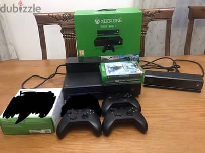 Xbox one with Kinect and 3 controllers