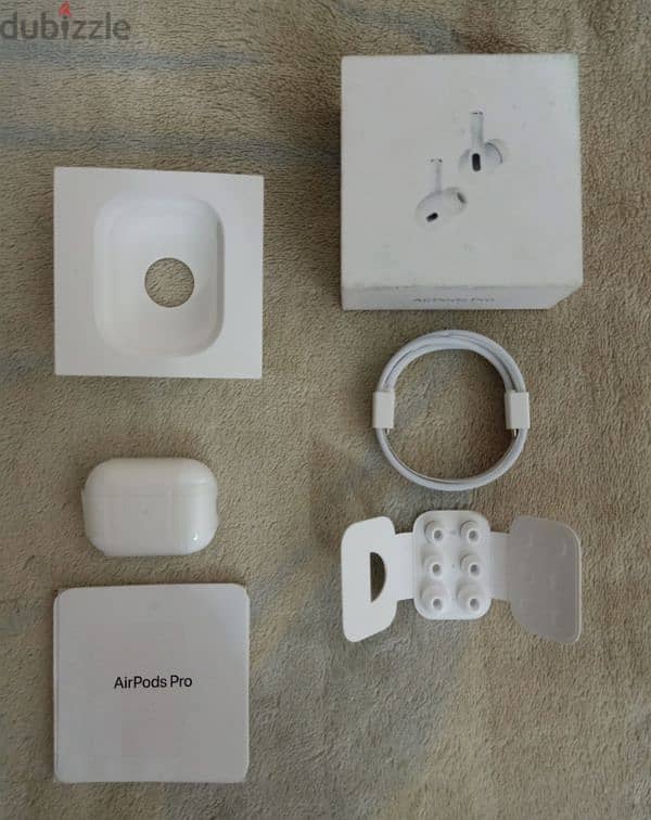 سماعة Airpods pro جيل تاني زيرو متبرشمة بضمانها و علبتها و فاتورتها 0