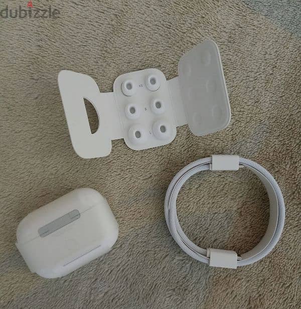 سماعة Airpods pro جيل تاني زيرو متبرشمة بضمانها و علبتها و فاتورتها 1