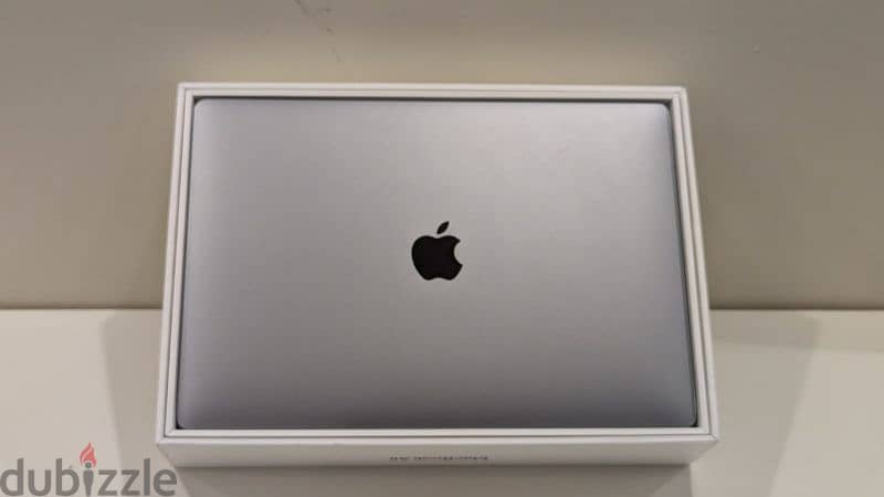 MacBook air M1 مع ضمان ساري 0