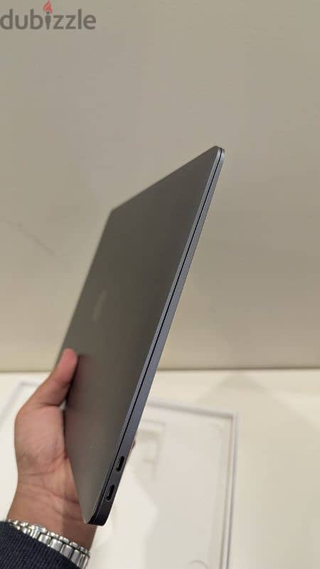 MacBook air M1 مع ضمان ساري 3