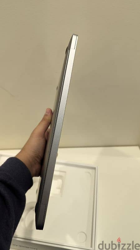 MacBook air M1 مع ضمان ساري 4