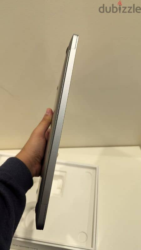 MacBook air M1 مع ضمان ساري 5