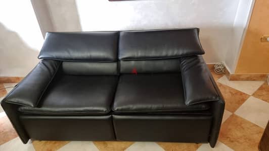 عدد 2 كنبة جلد الكنبة ب6،000جم بدلا من 9،000جم Leather Couches