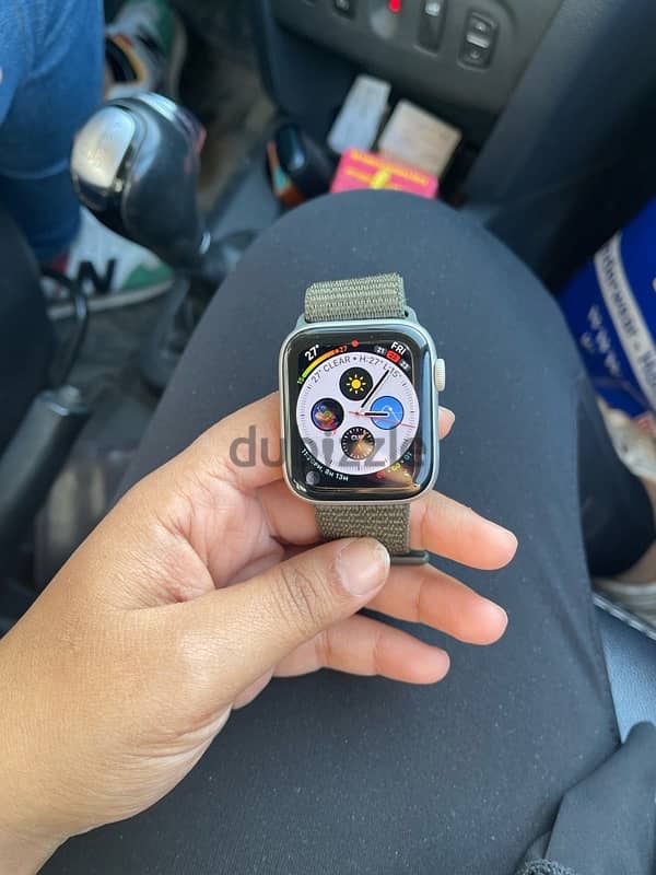 apple watch ساعة ابل فضي سيريس ٦ 8