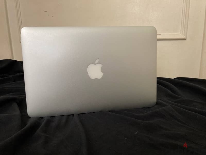 MacBook Air 11” 2015 0