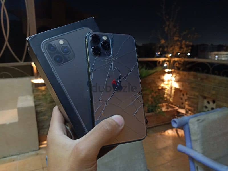 Iphone 11 pro 256 | ايفون ١١ برو بكل مشتملاته الاصليه 5