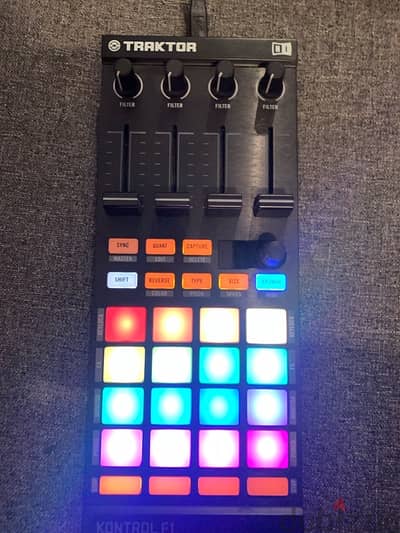 Traktor Kontrol F1