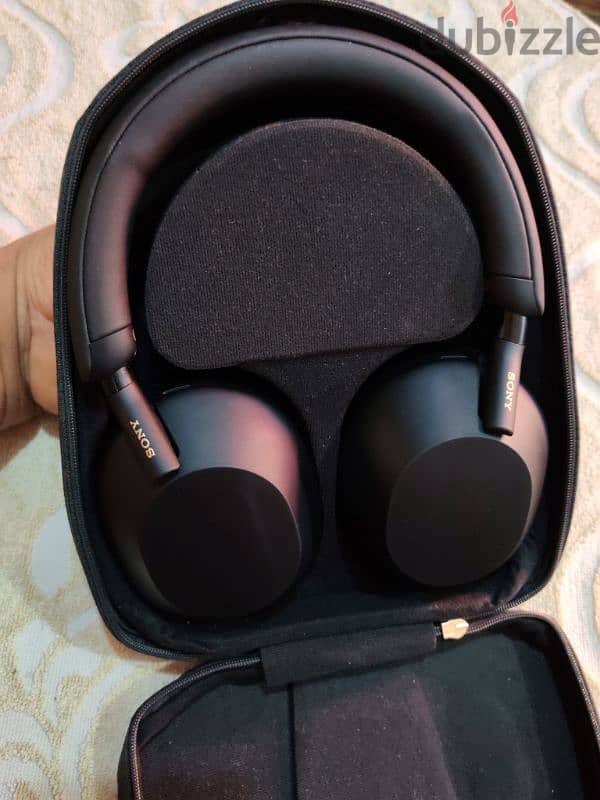 sony wh-1000xm5 head phones 0