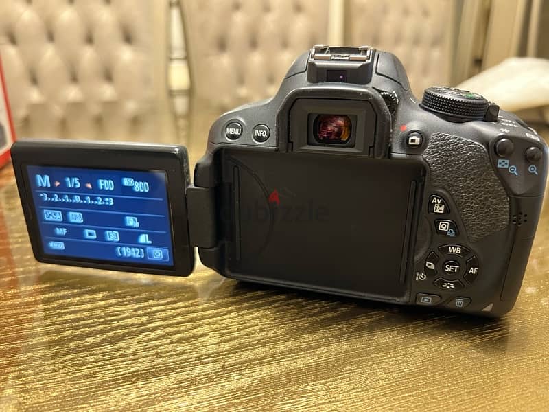 Canon 700D made in Japan استعمال نظيف جدا 5