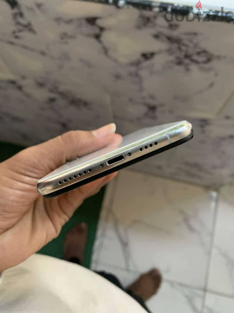 IPhone xs max السعر مفهوش فصال 7