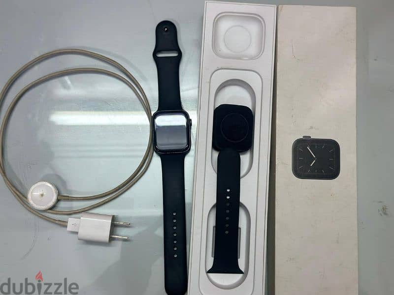 Apple Watch Series 5 44mm from America + 4 Bands + 3 Covers 1