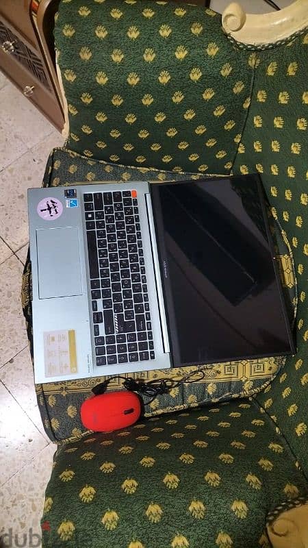 Laptop ASUSVIVOBOOKبحالة ممتازة جدا 4