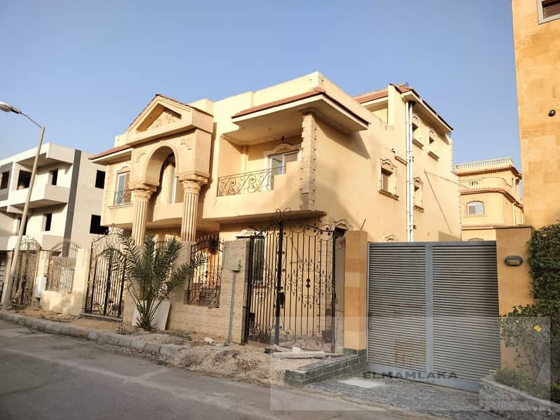 Luxury Villa for Sale in Al Yasmeen Compound 0