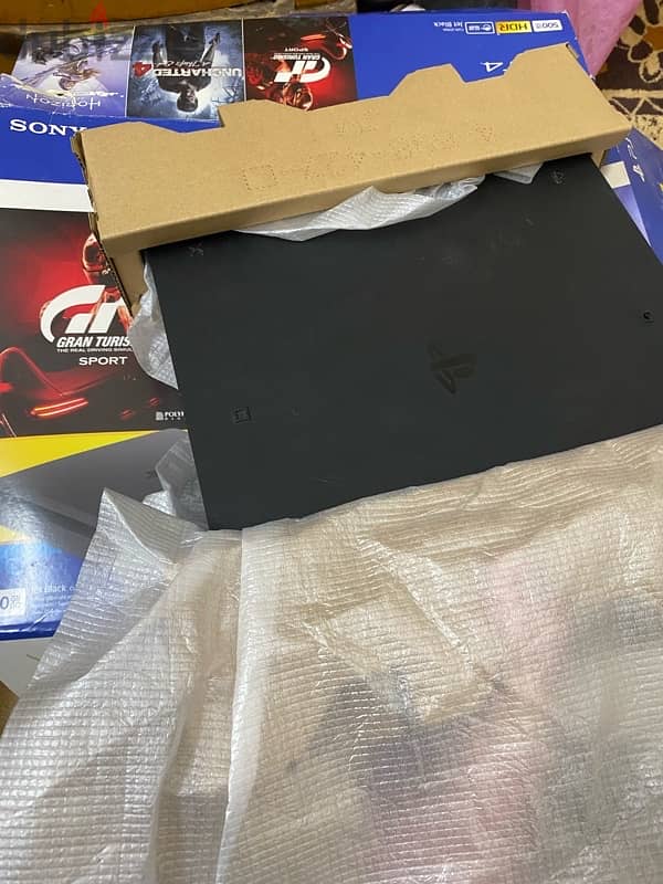 Playstation 4 Slim 1