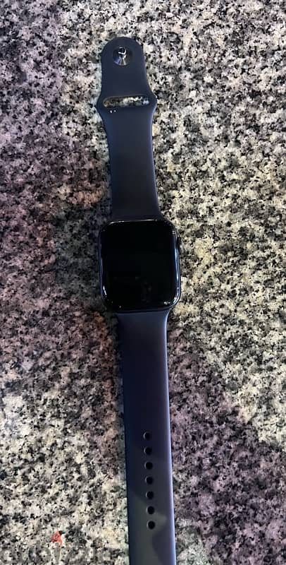 apple watch SE (44mm) 0