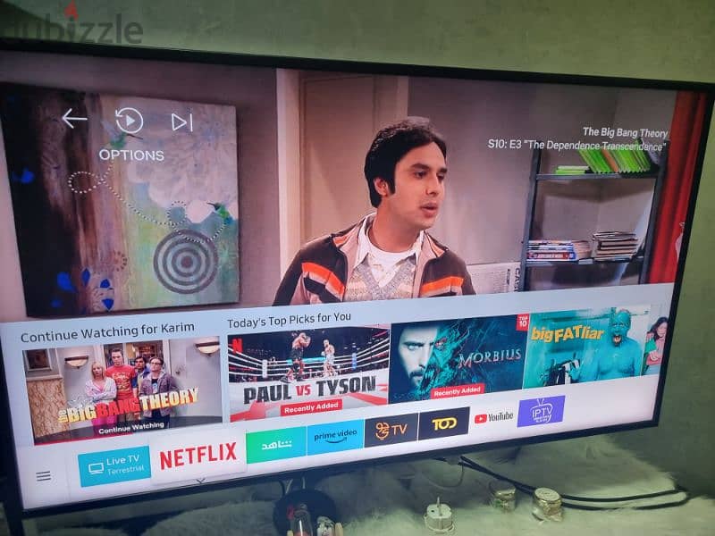 Samsung smart TV 43 in h 0