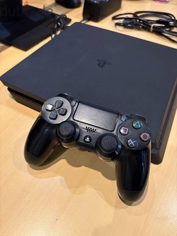 PlayStation ps4 slim 1Tb 0