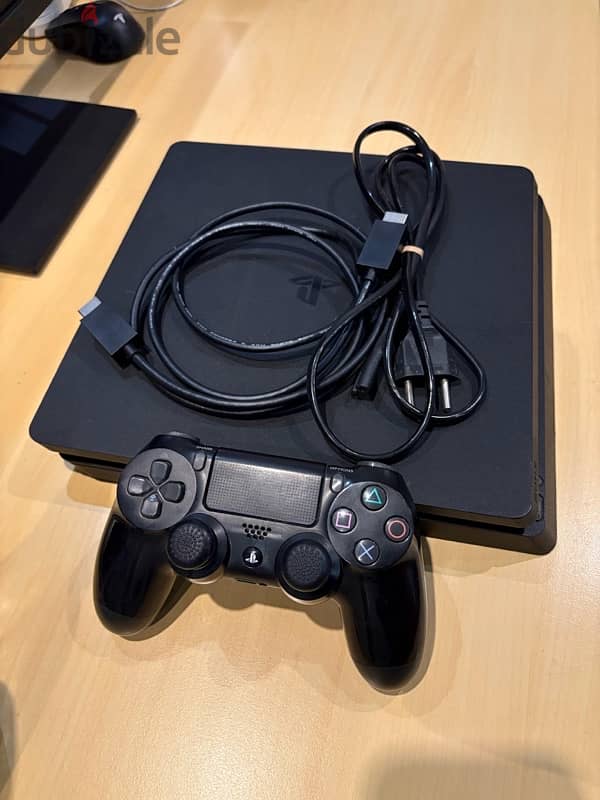 PlayStation ps4 slim 2