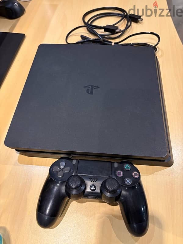 PlayStation ps4 slim 3