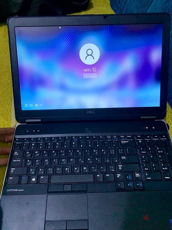 LAPTOP DELL 1