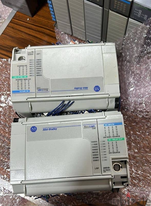 Allen bradley الن برادلى PLC and HMI components 4