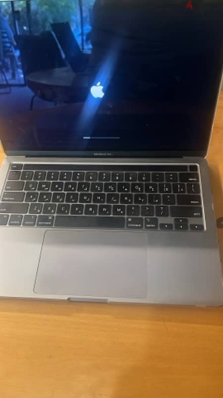 Macbook pro M2 2022 8/256 44 CC 3