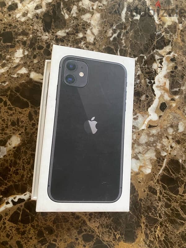 iphone 11 used like new 16,000 2