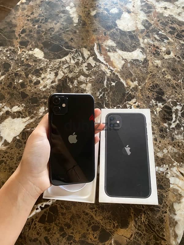 iphone 11 used like new 16,000 8