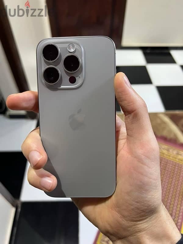 خطين iPhone 15 pro 0