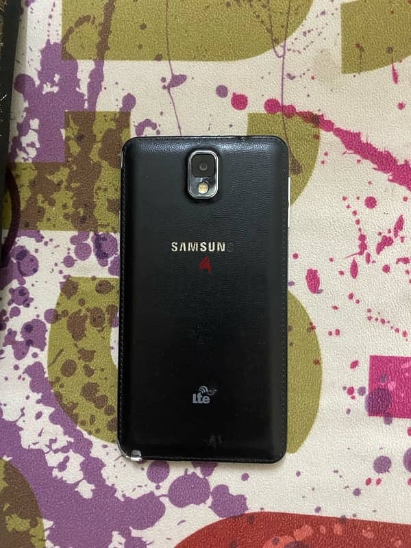 Samsung Galaxy Note 3   good condition Black with charger 1