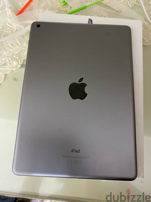 ipad 6 2018  32 gb with box 5