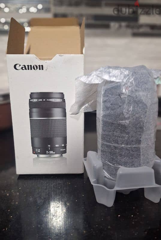 Canon  EF75-300mm F/4-5.6 III lens 0